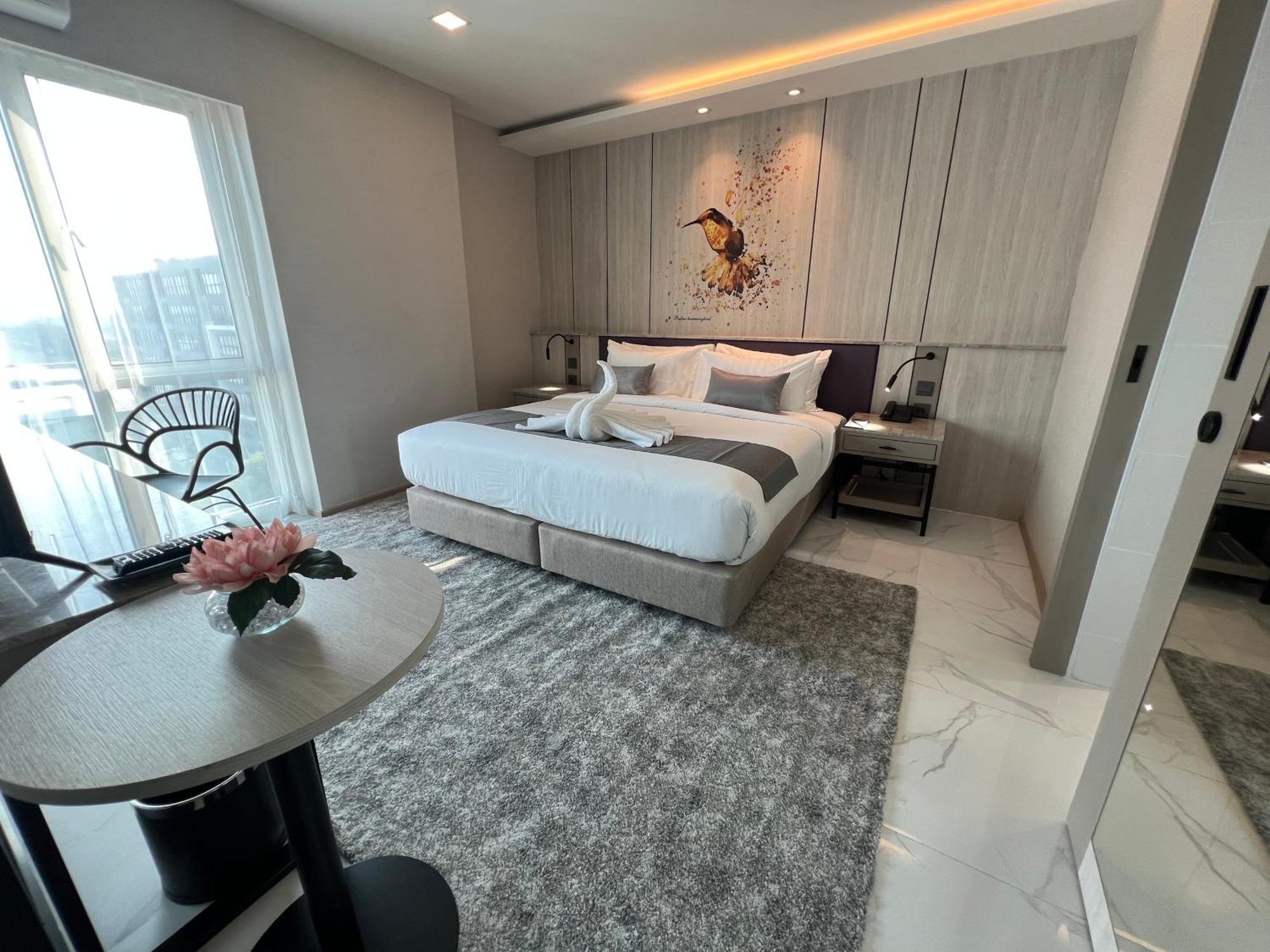 Arni Skye Hotel Bangkok Exterior foto