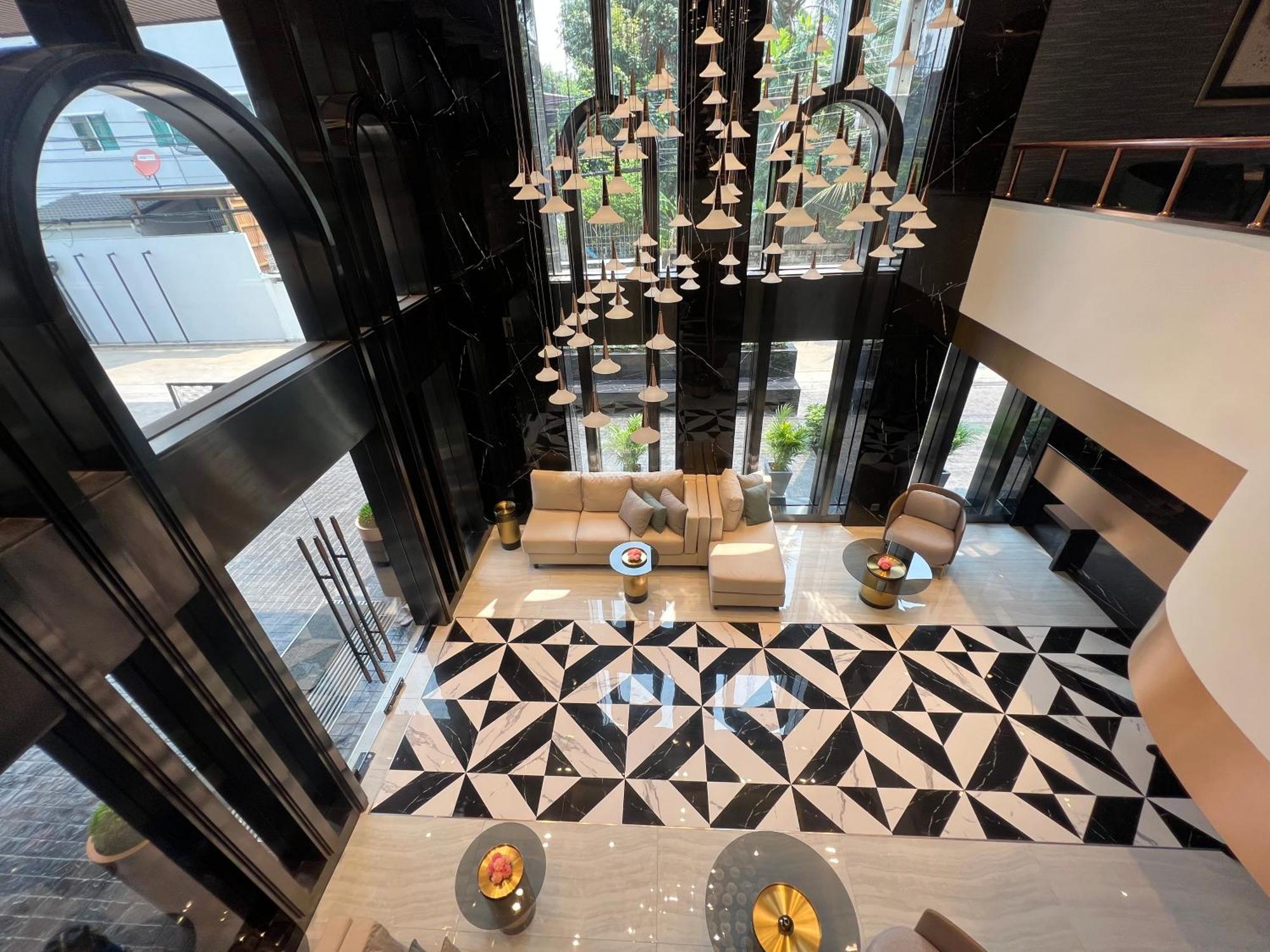 Arni Skye Hotel Bangkok Exterior foto