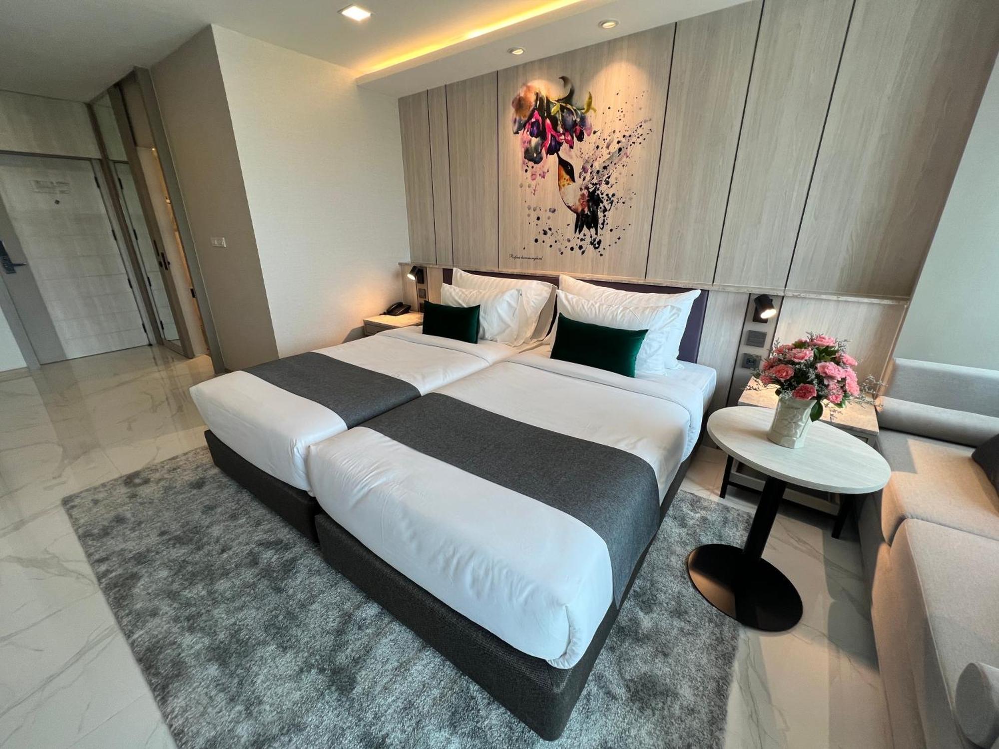 Arni Skye Hotel Bangkok Exterior foto
